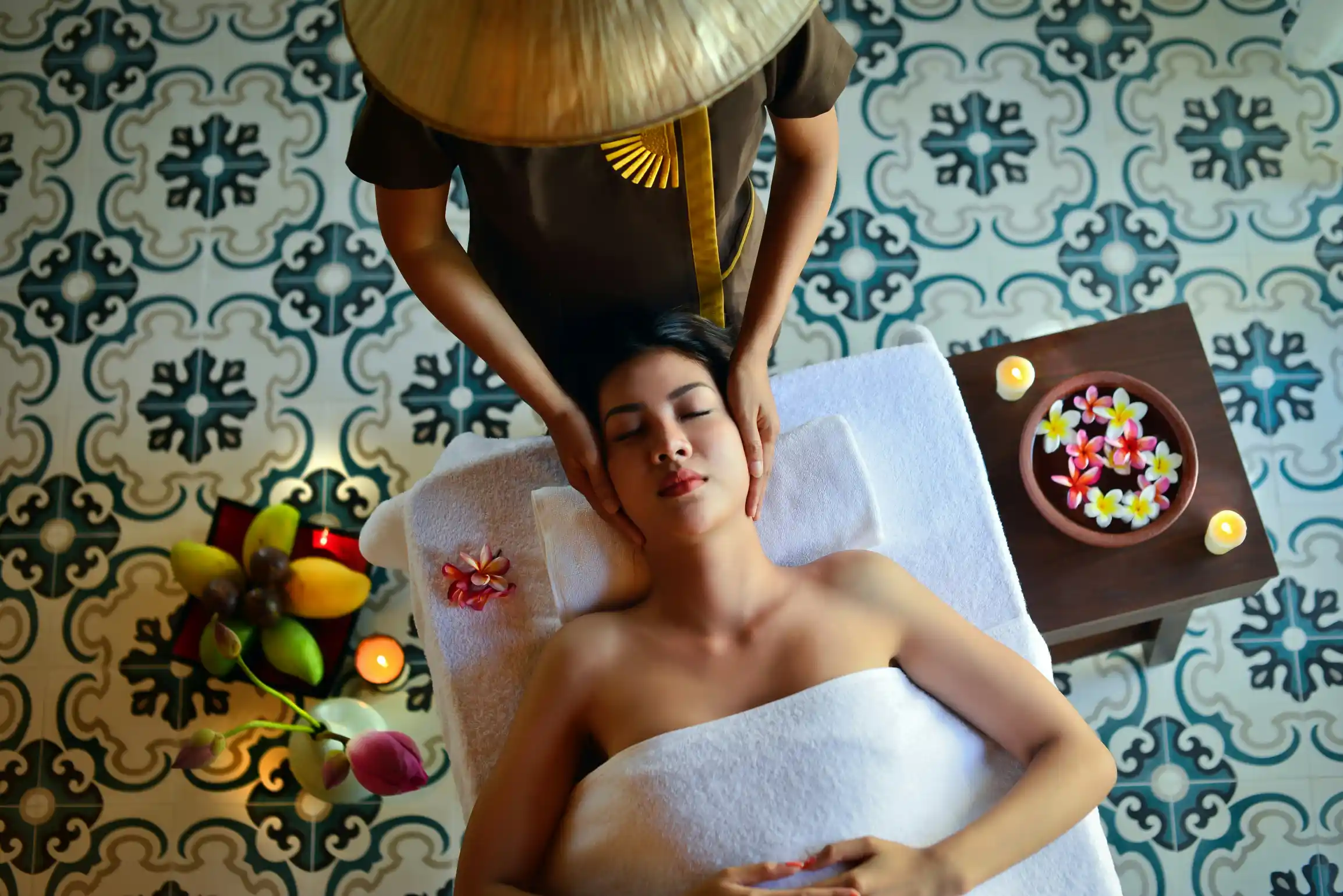 Hot oil spa massage at Spa In Banani